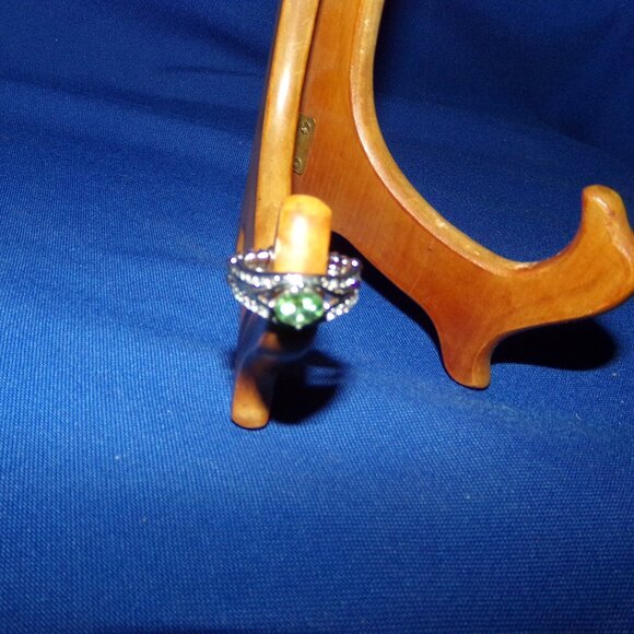Vintage Elastic Stretch Band Silver Tone & Blue/Green Glass Stone Gem Ring - Picture 2 of 8